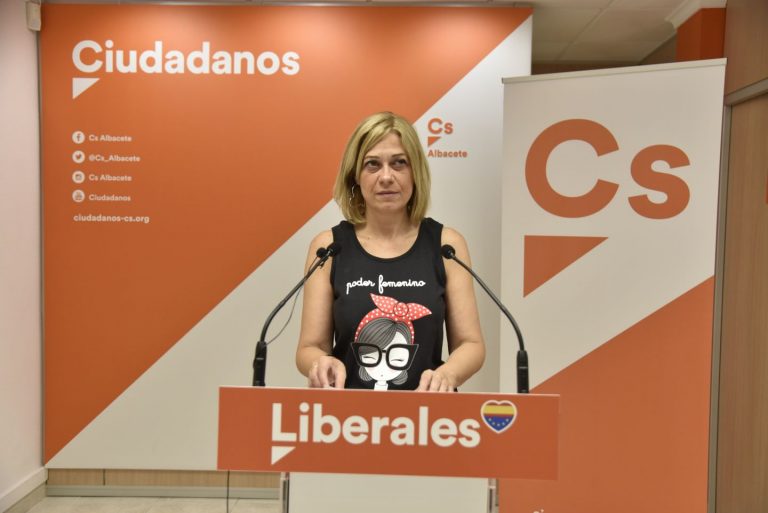 Carmen Picazo: «No queremos ni al partido de Chaves y Griñán ni al de la Gürtel y Cospedal»