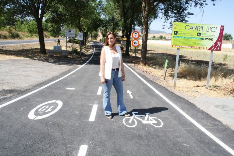 Puertollano: El carril-bici de la Dehesa Boyal se renueva con asfaltado y señalización vial