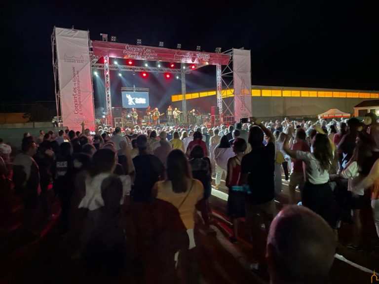 4.500 personas han disfrutado este fin de semana en Fernán Caballero y Villamanrique de los conciertos de la Diputación