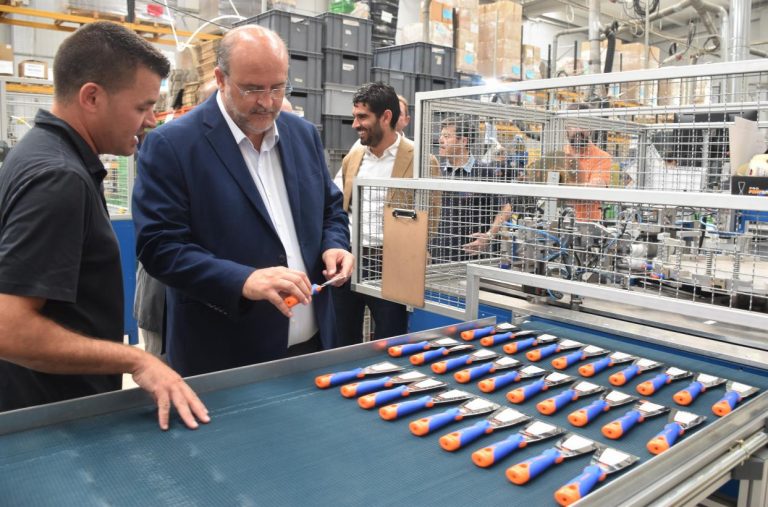 Más de 65.000 empresas y autónomos de la región han accedido a 300 millones de euros en ayudas a lo largo de esta legislatura