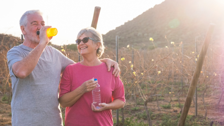 Ante las altas temperaturas, el Gobierno regional mantiene la campaña de recomendaciones para las personas mayores a través del Servicio Público de Teleasistencia