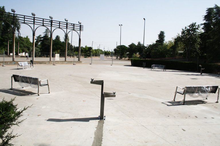 Puertollano: Iniciada la instalación de mobiliario y fuentes del nuevo parque infantil del Recinto Ferial