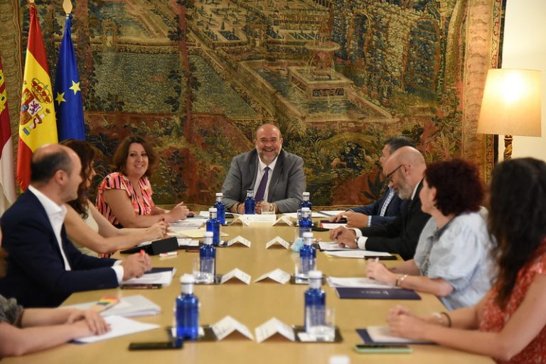 El Gobierno de Castilla-La Mancha impulsa con 7,6 millones de euros la Formación Profesional con empresas en los sectores estratégicos de la región