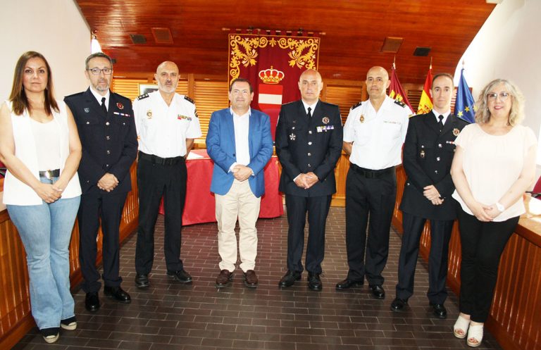 Puertollano: Intendente e inspectores renuevan el compromiso de la Policía Local con la seguridad ciudadana