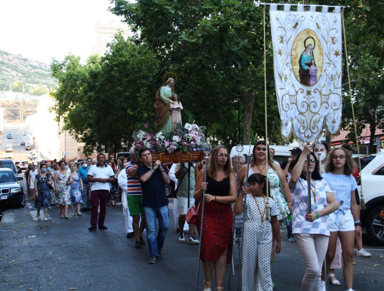 Puertollano: La barriada Santa Ana pone punto final a sus fiestas con la procesión de su patrona