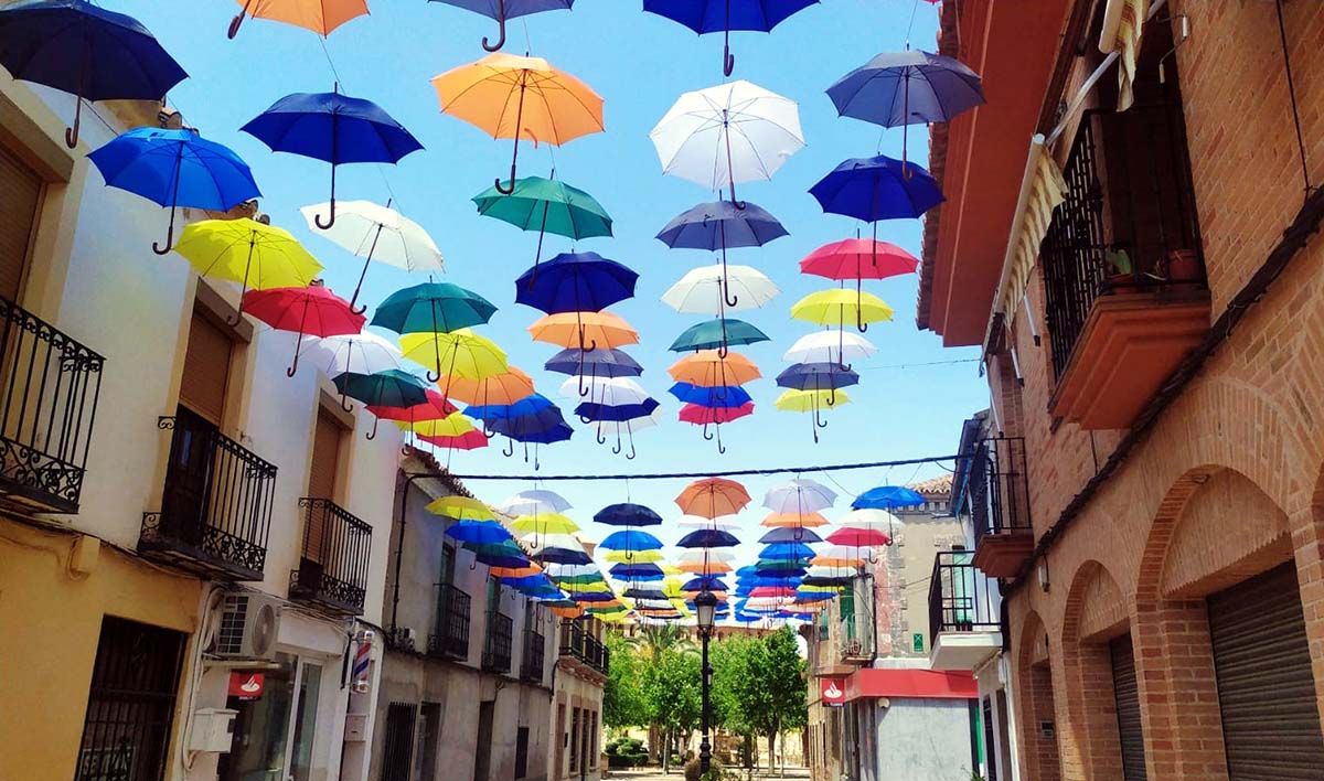 paraguas decorativos llegan también este verano a del Marqués | MiCiudadReal.es
