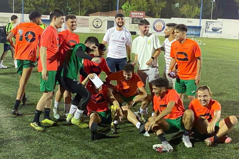 Graderíos llenos y espectáculo de fútbol y deportividad en la cita que ha reunido a 16 equipos de toda la comarca
