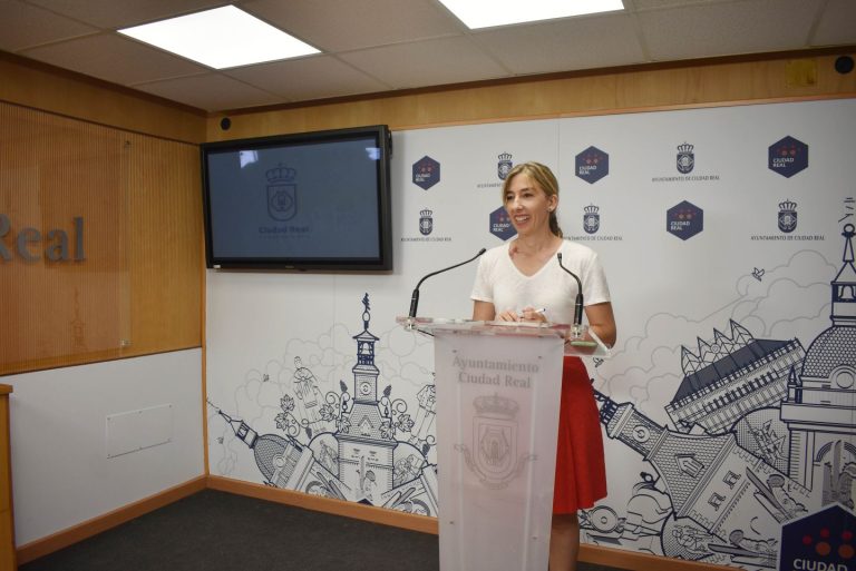 El Ayuntamiento de Ciudad Real aprueba becas para estudiantes universitarios, modifica el Consejo Escolar de y aprueba la revisión del Plan de Movilidad Urbana Sostenible