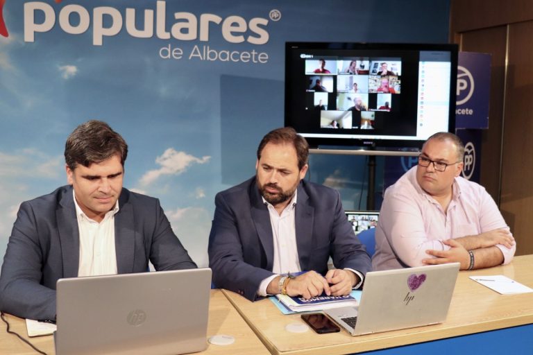 Núñez pregunta a Page si va a `alzar la voz´ para defender a nuestros  comerciantes y autónomos tras el `improvisado´ decreto de ahorro  energético del Gobierno de Sánchez