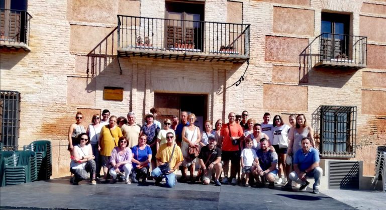 El edificio de ‘Los Consumos’ ya luce la placa de la colección de dioramas de Trinidad Velasco