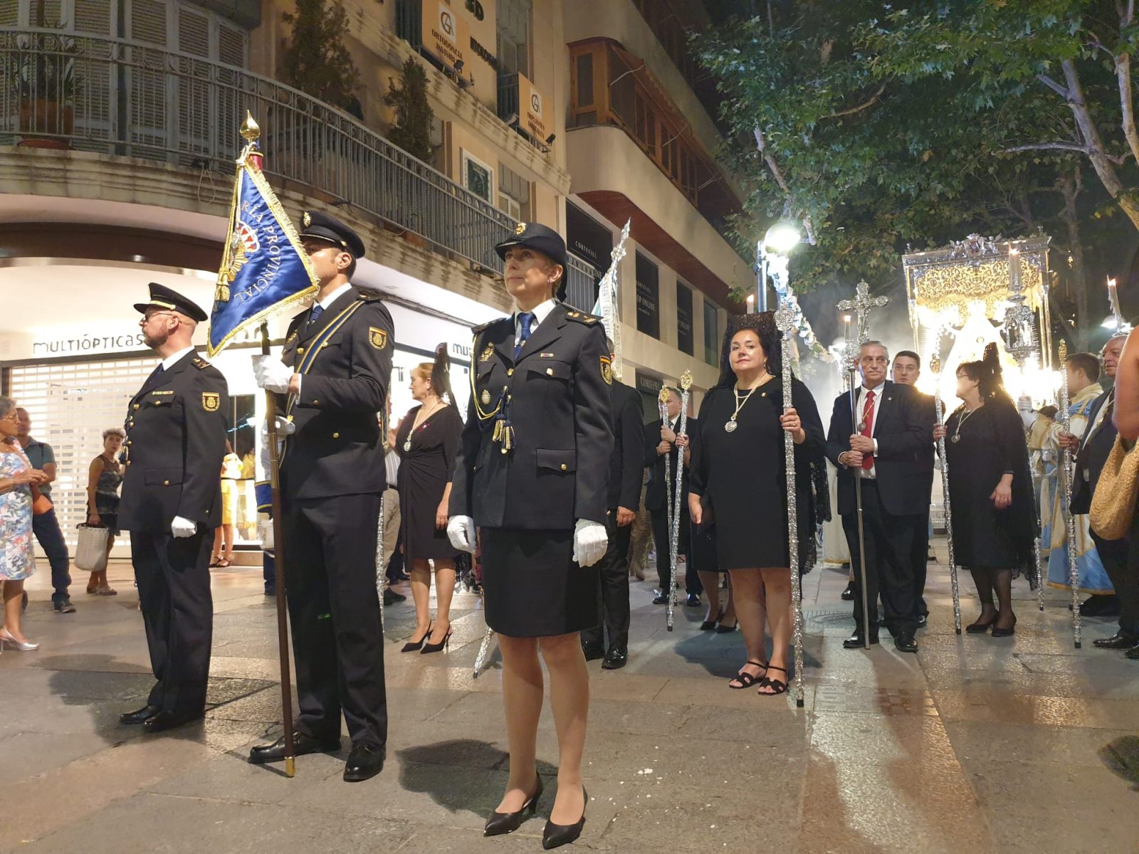 desempleo cebra Fiel Ciudad Real: La Policía Nacional se viste de gala para escoltar el paso de  la Virgen del Prado | MiCiudadReal.es