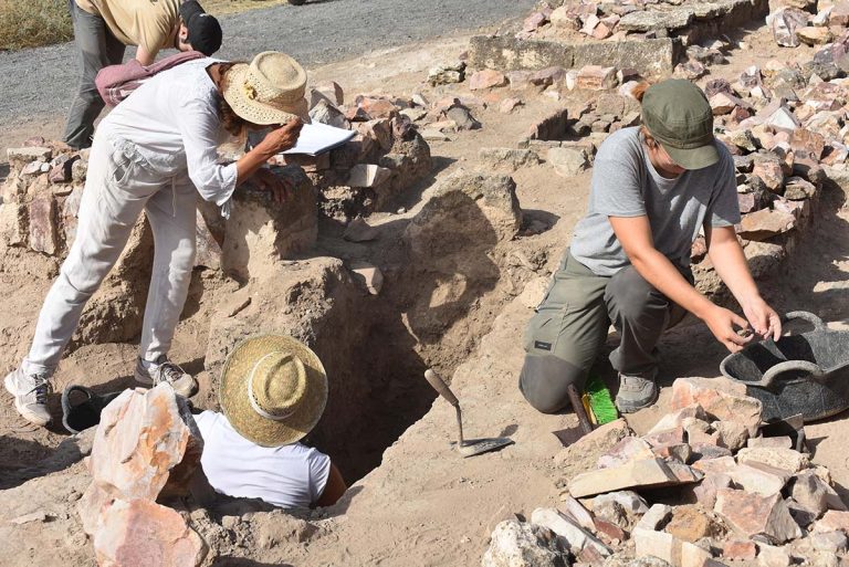 Ciudad Real: Localizadas más de un centenar de tumbas de un cementerio almohade en Alarcos