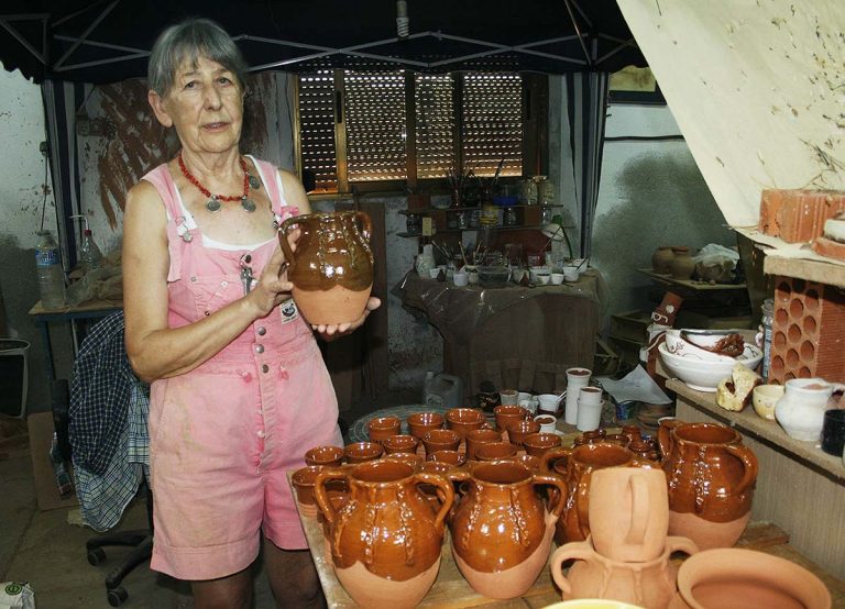 La tradición más arraigada de Puertollano estará presente en San Carlos del Valle de la mano del Alfar Arias