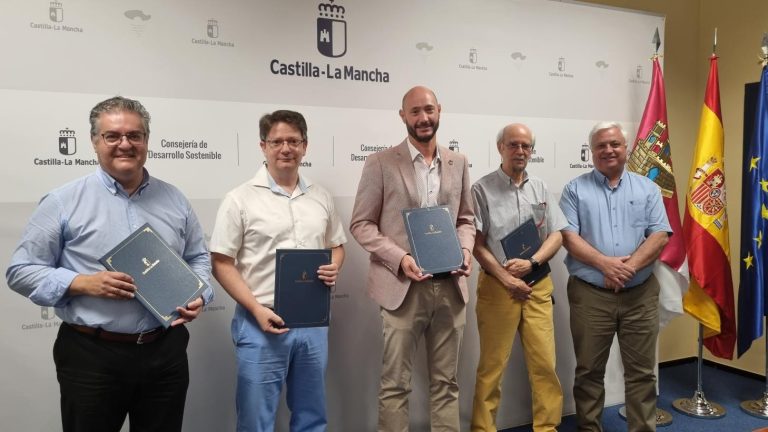El Gobierno regional avanza en sus políticas de Consumo y firma un convenio de colaboración con las asociaciones de consumidores de Castilla-La Mancha