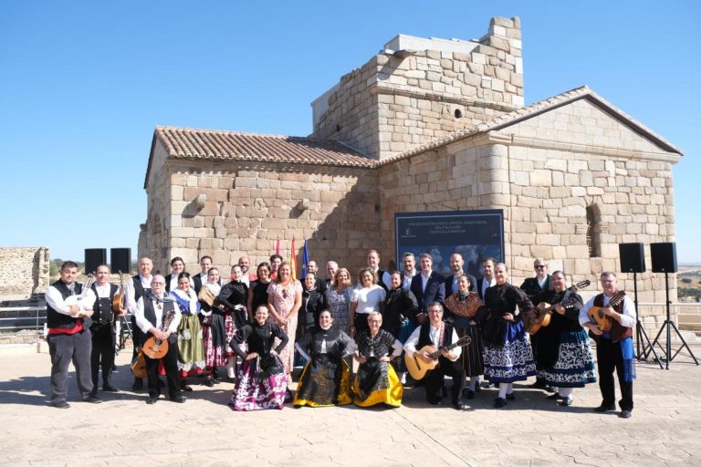El Gobierno regional llevará a las aulas de Castilla-La Mancha el estudio de contenidos específicos sobre el folclore autonómico