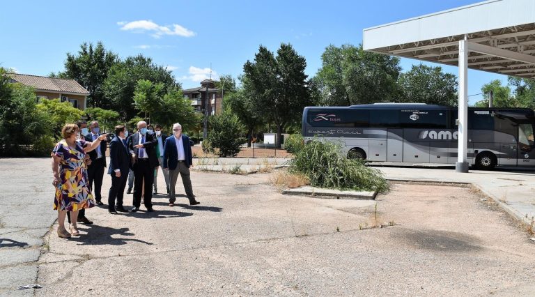 El Gobierno de Castilla-La Mancha ￼￼firma el contrato de las obras de la remodelación de la estación de autobuses de Manzanares
