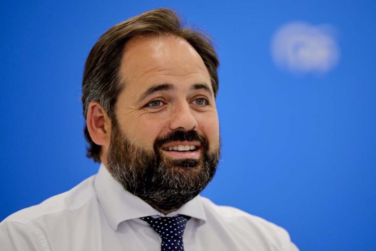 Núñez no despejará los candidatos a alcalde del PP hasta otoño aunque da por hecho que repetirán los nombres donde se gobierna