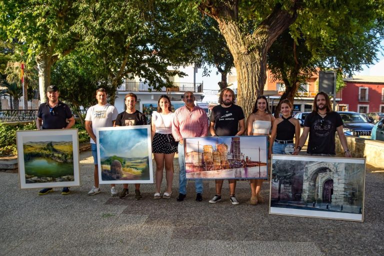 El pintor ciudadrealeño Juan Saturio Santos se alza con el primer premio del VI Certamen de Pintura Rápida “Villa de Pozuelo de Calatrava”