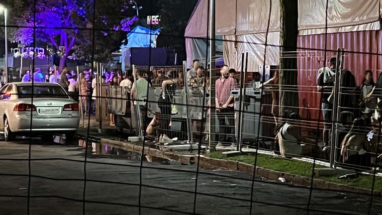 Ciudad Real: Vecinos La Granja denuncian que la calle se convierta en un urinario durante las fiestas