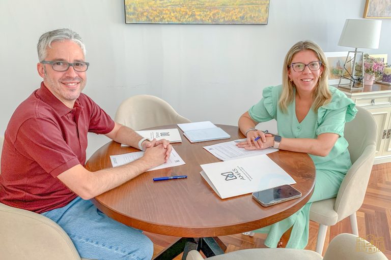 La alcaldesa mantiene un encuentro de trabajo con la Asociación para la Mejora de la Autonomía y la Salud (AMAS)