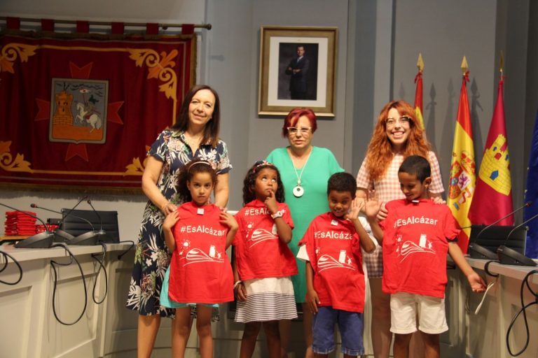 Siete niños y niñas saharauis llegan a Alcázar de San Juan para pasar sus “Vacaciones en Paz”