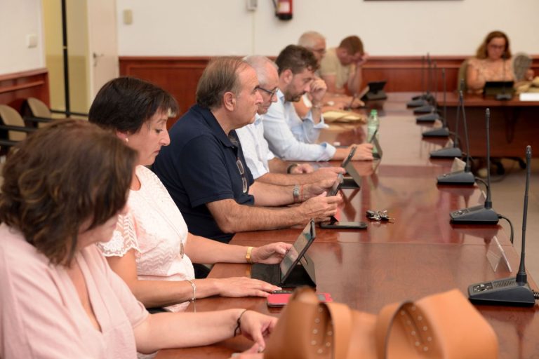 Comsermancha modificará el contrato de recogida, transporte y tratamiento de residuos