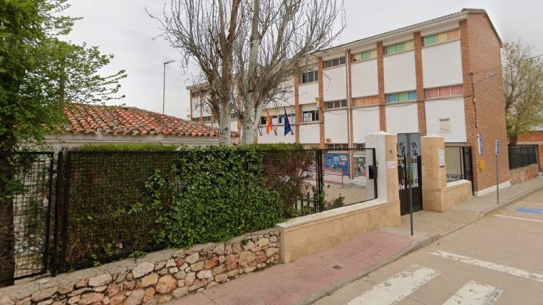 El Ayuntamiento destina 3.000 euros para becas de material escolar