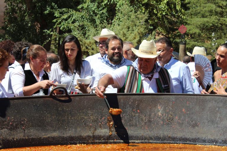 Villanueva de los Infantes vuelve a elaborar el Pisto más grande del Mundo