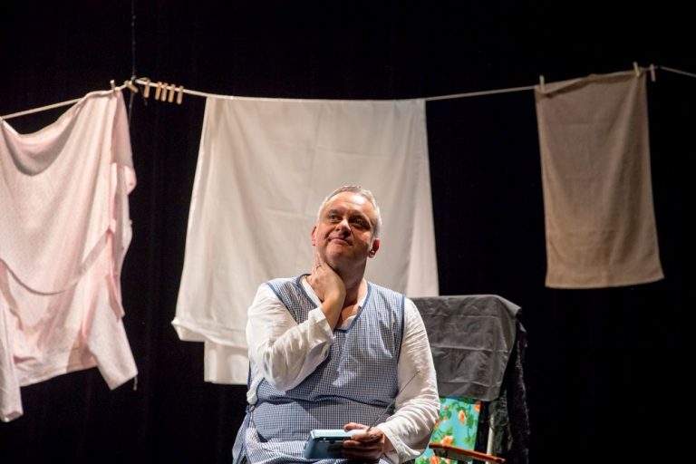 El Yunque presenta ‘Sus Labores’ este sábado en el Teatro de la Sensación