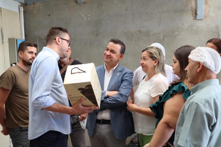 Castilla-La Mancha trabaja con la industria agroalimentaria para crear al menos cinco nuevas Agrupaciones de Productores para que sean más competitivas