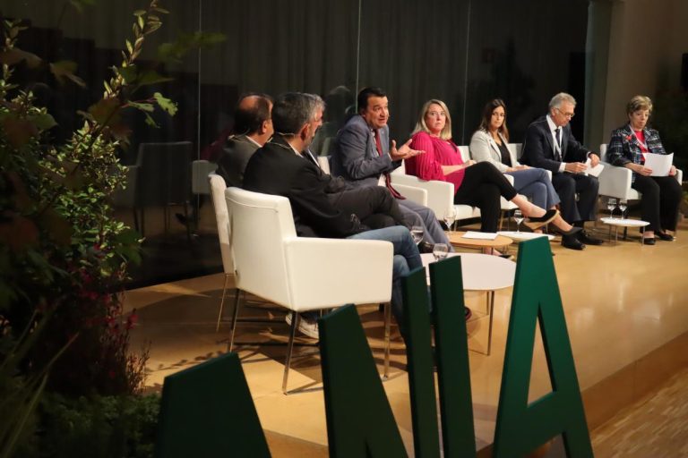 Castilla-La Mancha abonará esta semana más de once millones de euros para paliar la situación de 4.300 ganaderos por la guerra y la sequía