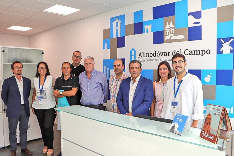 Almodóvar del Campo estrena un céntrico Punto de Información Turística