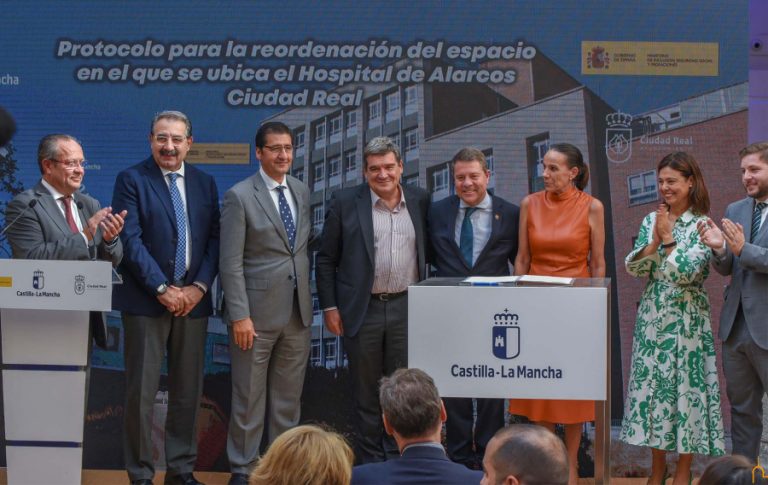 Firmado el protocolo que permitirá la reordenación del entorno del antiguo Hospital de Alarcos