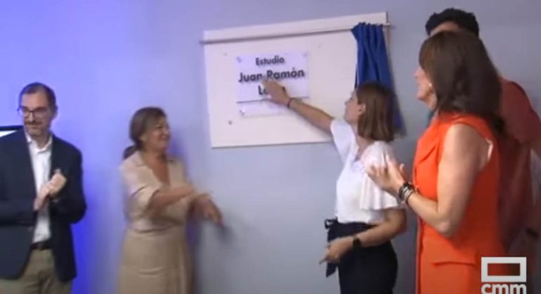 Puertollano: El emocionante homenaje al periodista Juanra Levia de su propia pareja y la gran familia de CMM