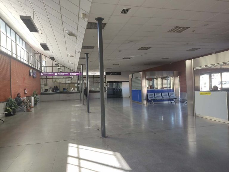 Adif saca a licitación la cafetería de la estación del AVE de Puertollano
