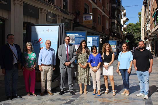 La exposición fotográfica 40 años del Estatuto de Autonomía de Castilla-La Mancha refleja la gran transformación experimentada en la región