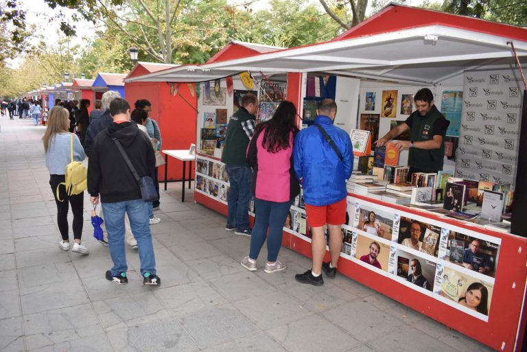 Inaugurada la Feria del libro de Ciudad Real que se celebrará del 29 de septiembre al 2 de octubre en el Parque de Gasset