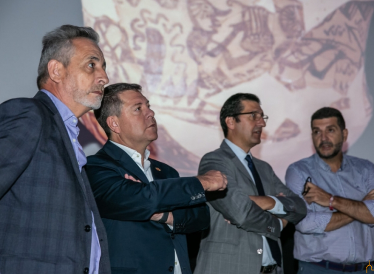 Caballero destaca en Valdepeñas el compromiso de los Gobiernos regional y local con la Sanidad Pública