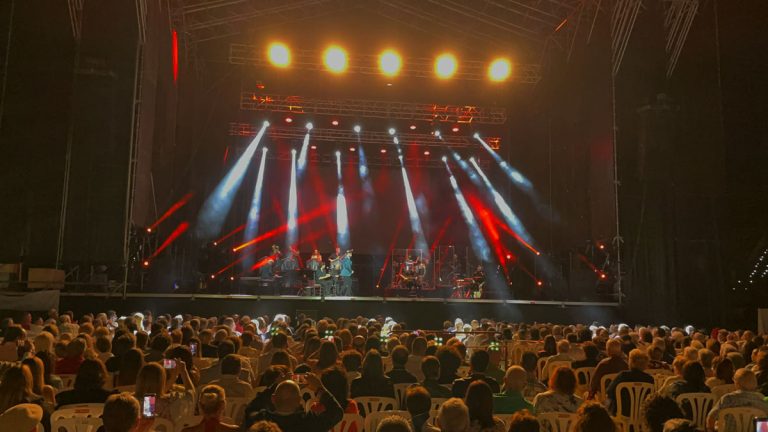 Miguel Poveda reivindica sus raíces puertollaneras en la gira «Diverso»