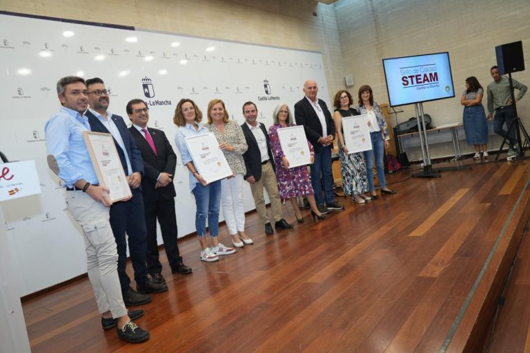 Cerca de 300 centros educativos y más de 10.000 alumnos y alumnas participarán en este curso en el proyecto de Formación en Competencias STEAM