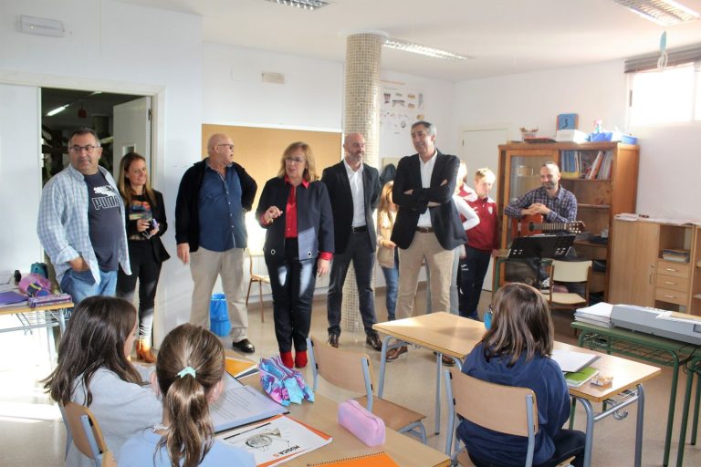 El  Gobierno de Castilla-La Mancha mejora los centros educativos de  Argamasilla de Alba a los que destina una inversión de más de 422.000  euros