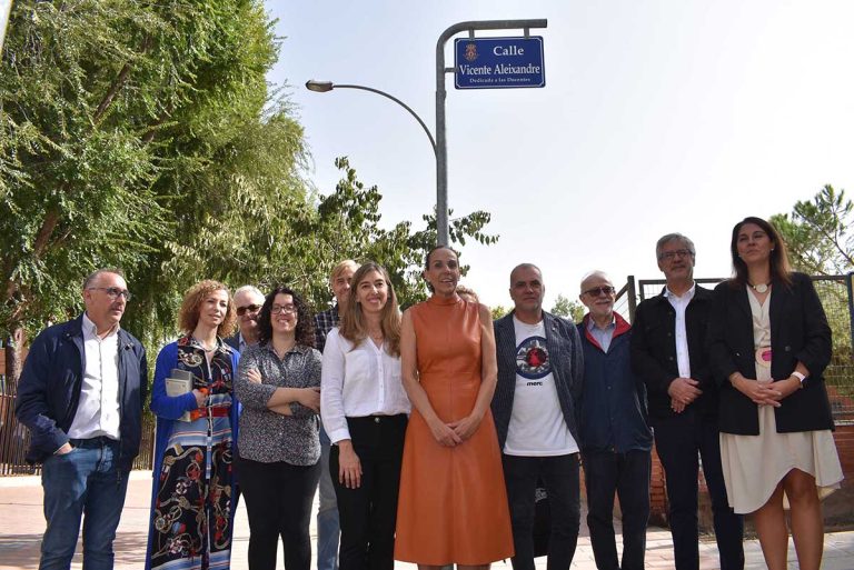 El Ayuntamiento de Ciudad Real reconoce la labor y la dedicación de la profesión docente con placas en el entorno de la Facultad de Educación a instancias de ANPE
