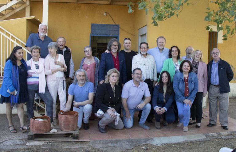 El Centro Alfarero La Estación de Argamasilla de Calatrava vivió una cálida tarde otoñal de versos, barro, música y fotografía  