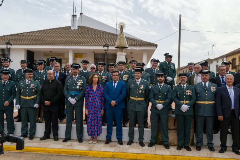 Villahermosa inaugura un monumento en honor a la Virgen del Pilar y en homenaje a la Guardia Civil
