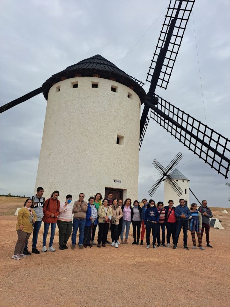 Voluntarios del Grupo de Mayores de Telefónica Ciudad Real realizan junto a la Asociación “Fuensanta” una visita a Campo de Criptana