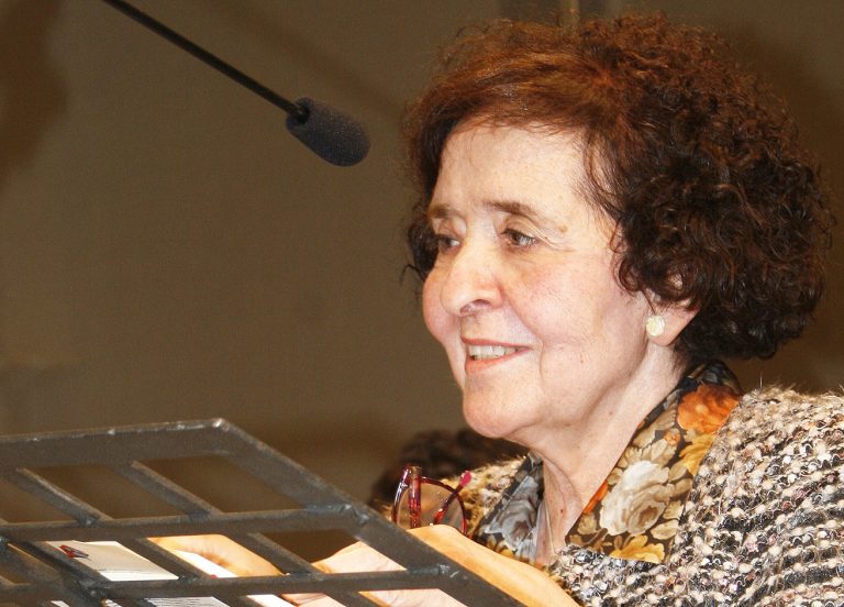 <strong>Pilar Serrano de Menchén: “la verdadera poesía nos hace bucear en nuestro interior, buscar la verdad de lo que somos”</strong>