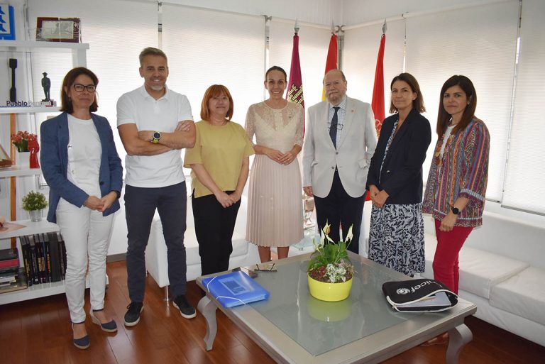 La alcaldesa de Ciudad Real se reúne con el comité de UNICEF Castilla-La Mancha