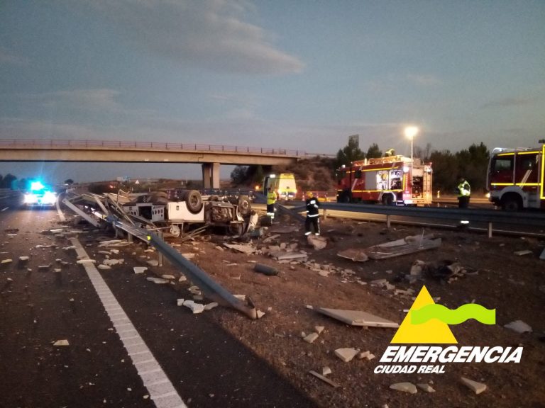 Un herido tras la salida de vía de un camión en la CM-42