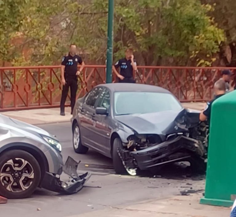 Puertollano: Una familia acaba en el hospital tras la colisión de dos vehículos