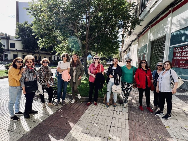 Nueva protesta bajo los árboles de la calle Ancha de Puertollano: El alcalde se reunirá con los vecinos el martes